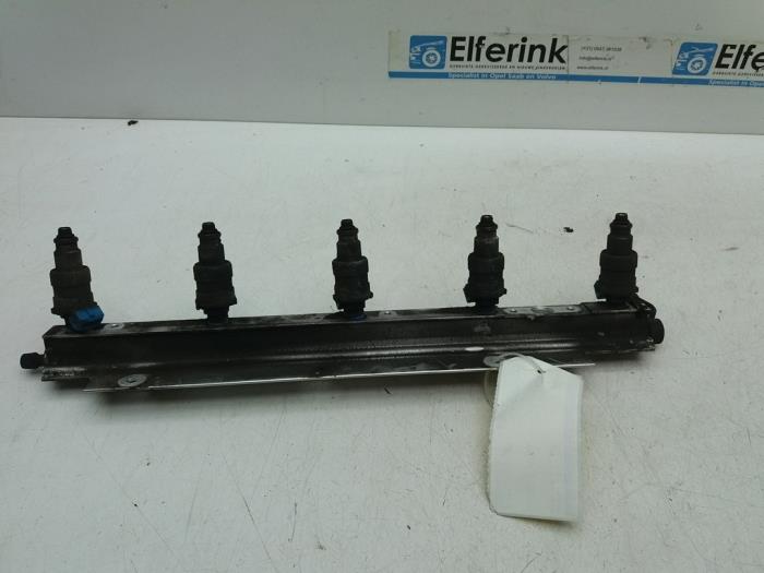 Usagé Système d'injection Volvo 850 Estate 2.5i 10V Prix € 100,00 Règlement à la marge proposé par Auto Demontage Elferink B.V.