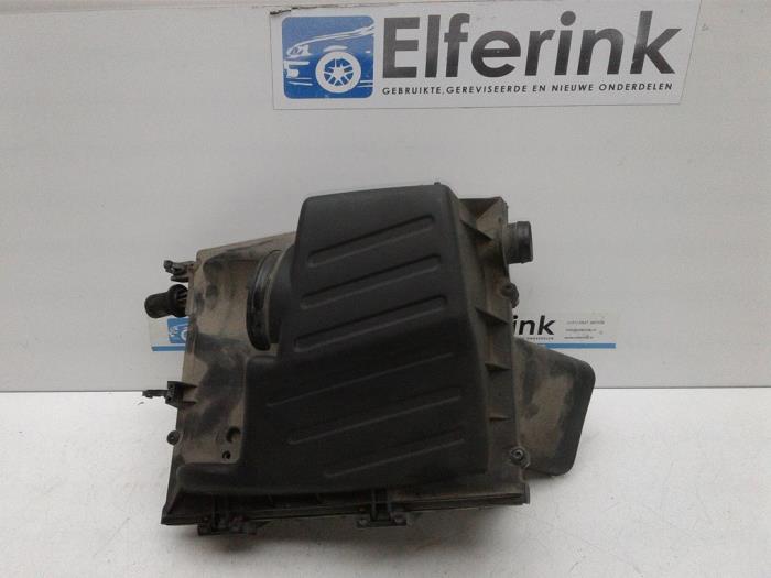Begagnade Luftfilterhus Saab 9-5 (YS3G) 2.0 T XWD Biopower 16V Pris € 50,00 Marginaltabell erbjuds av Auto Demontage Elferink B.V.