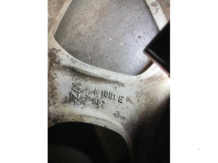 Hjuluppsättning från en Opel Zafira (F75) 1.6 16V 2003