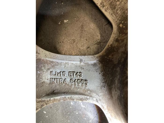 Hjuluppsättning från en Opel Zafira (F75) 1.6 16V 2003