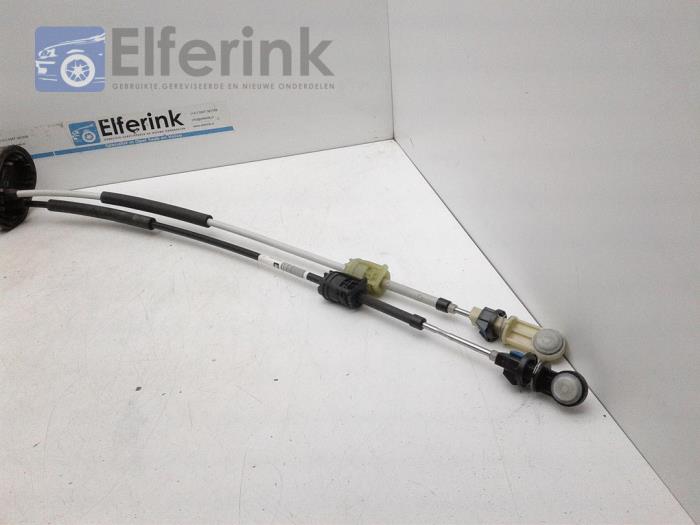 Gearbox control cable from a Saab 9-5 (YS3G) 2.0 T XWD Biopower 16V 2010