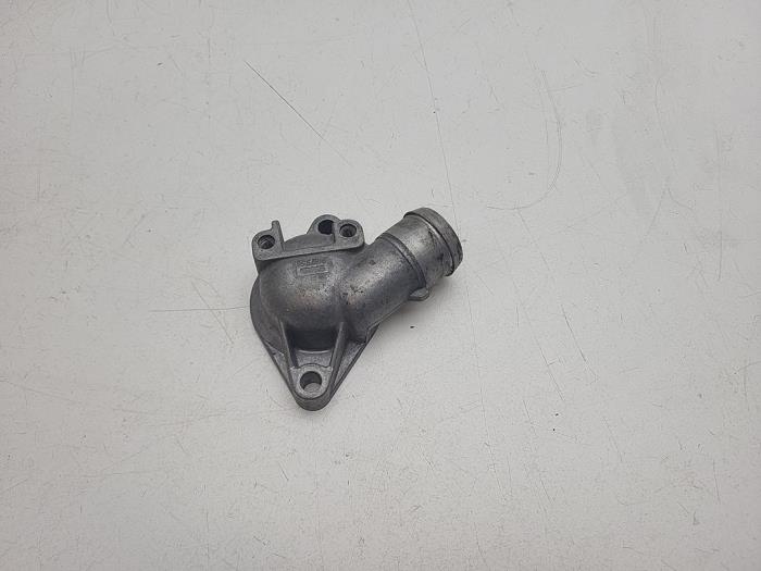 Używane Obudowa termostatu Saab 9-3 I (YS3D) 2.0t 16V Cena € 25,00 Procedura marży oferowane przez Auto Demontage Elferink B.V.