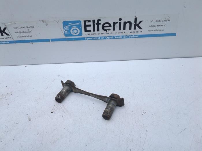 Usagé Kit boulons Saab 900 I 2.0 Turbo Prix € 25,00 Règlement à la marge proposé par Auto Demontage Elferink B.V.