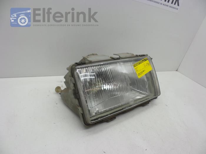 Headlight, right from a Volvo 4-Serie 1990