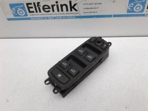 Begagnade Brytare, eldrivna fönster Volvo V50 (MW) 2.4 D5 20V Autom.. Pris € 40,00 Marginaltabell erbjuds av Auto Demontage Elferink B.V.