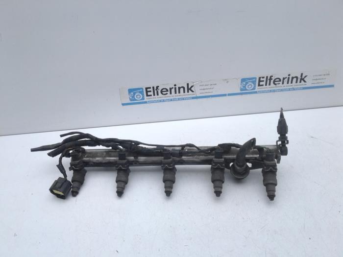 Usagé Système d'injection Volvo V70 (GW/LW/LZ) 2.5 10V Prix € 120,00 Règlement à la marge proposé par Auto Demontage Elferink B.V.