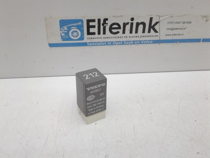 Begagnade Relä Volvo V70 (GW/LW/LZ) 2.4 20V 140 Pris € 25,00 Marginaltabell erbjuds av Auto Demontage Elferink B.V.