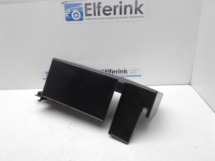 Begagnade Batterilock Volvo XC90 I 2.4 D5 20V Pris € 25,00 Marginaltabell erbjuds av Auto Demontage Elferink B.V.