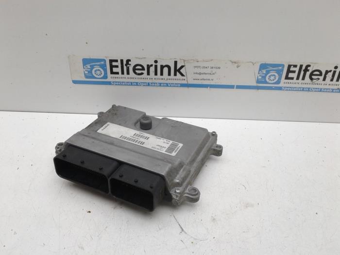 Used Injection computer Volvo V50 (MW) 2.4i 20V Price € 75,00 Margin scheme offered by Auto Demontage Elferink B.V.