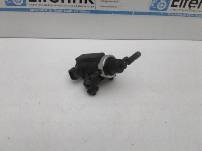 Usagé Régulateur pression turbo Volvo V70 (GW/LW/LZ) 2.5 TDI Prix € 25,00 Règlement à la marge proposé par Auto Demontage Elferink B.V.