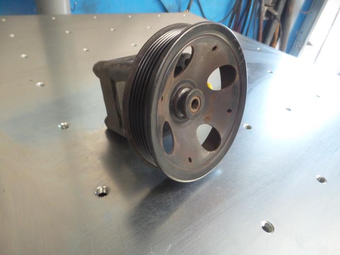 Usagé Pompe de direction Volvo S70 2.5 10V Prix € 75,00 Règlement à la marge proposé par Auto Demontage Elferink B.V.