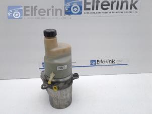 Used Power steering pump Volvo V50 (MW) 2.0 D 16V Price € 50,00 Margin scheme offered by Auto Demontage Elferink B.V.