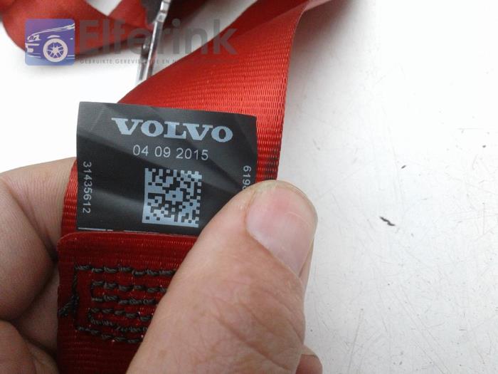Set of front seatbelts from a Volvo V40 (MV) 2.0 D4 16V 2016