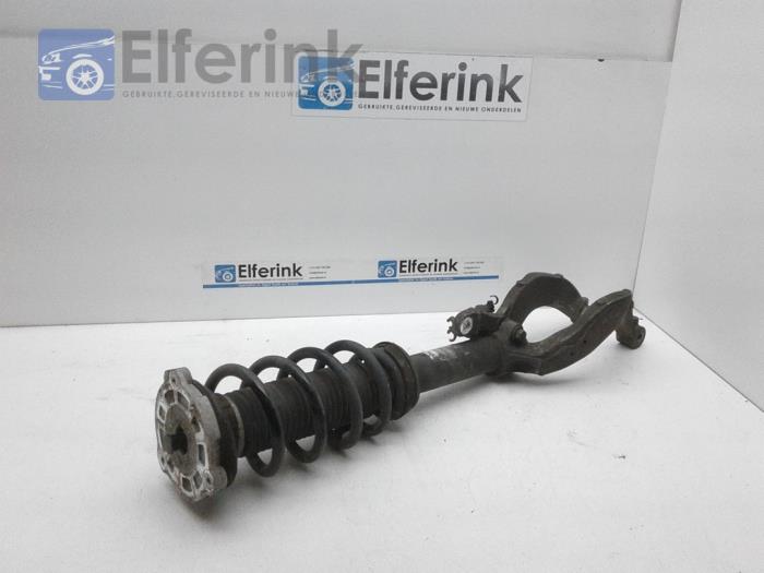 Front shock absorber rod, right from a Volvo V90 Cross Country (PZ) 2.0 D4 16V AWD 2017