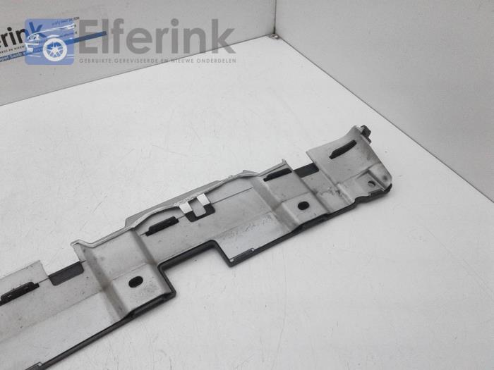 Front bumper, central component from a Volvo XC90 II 2.0 T8 16V Twin Engine AWD 2015