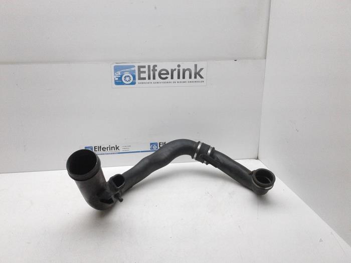 Gebrauchte Intercooler Rohr Volvo V70 (BW) 2.4 D 20V Preis € 50,00 Margenregelung angeboten von Auto Demontage Elferink B.V.