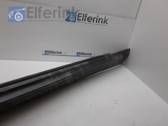 Sill, right from a Volvo V90 Cross Country (PZ) 2.0 T5 16V AWD 2019
