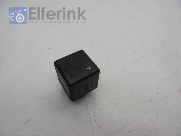 Relay from a Volvo S80 (TR/TS) 2.4 SE 20V 170 1999