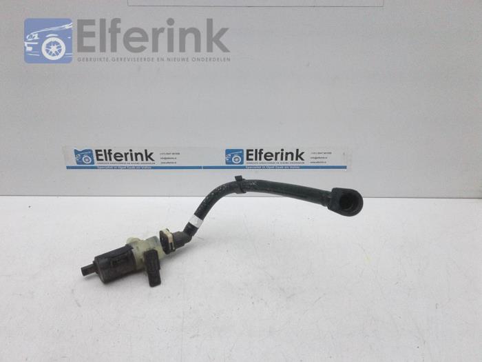 EGR valve from a Volvo XC90 II 2.0 T8 16V Twin Engine AWD 2015