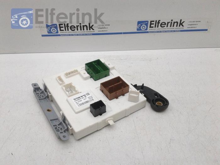 Central electronic module from a Volvo XC90 II 2.0 T8 16V Twin Engine AWD 2015