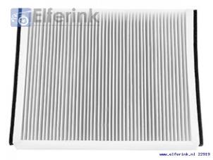 New Cabin air filter Volvo V40 04- Price € 18,15 Inclusive VAT offered by Auto Demontage Elferink B.V.