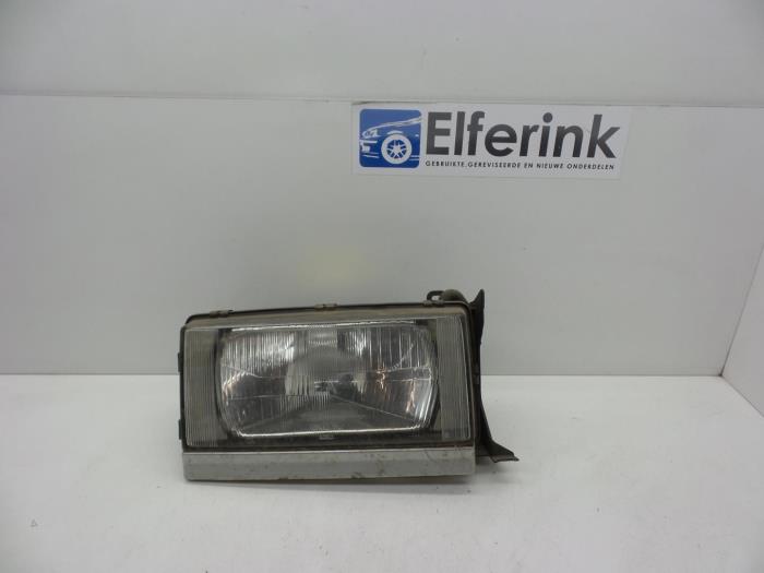 Gebrauchte Scheinwerfer rechts Volvo 740 Estate 2.3 GL,GLE Preis € 50,00 Margenregelung angeboten von Auto Demontage Elferink B.V.