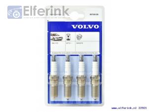 Nowe Zestaw zglebników Volvo V60 Cena € 81,68 Z VAT oferowane przez Auto Demontage Elferink B.V.