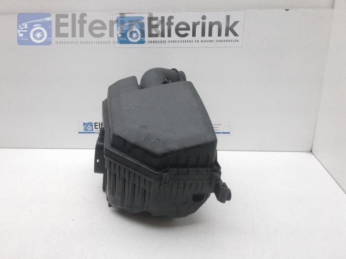 Obudowa filtra powietrza z Volvo V60 I (FW/GW) 1.6 T3 16V 2011