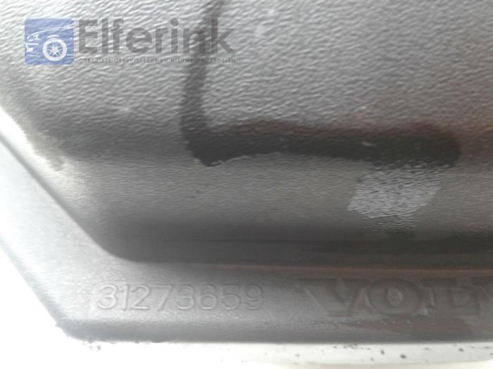 Boîtier filtre à air d'un Volvo V60 I (FW/GW) 1.6 T3 16V 2011