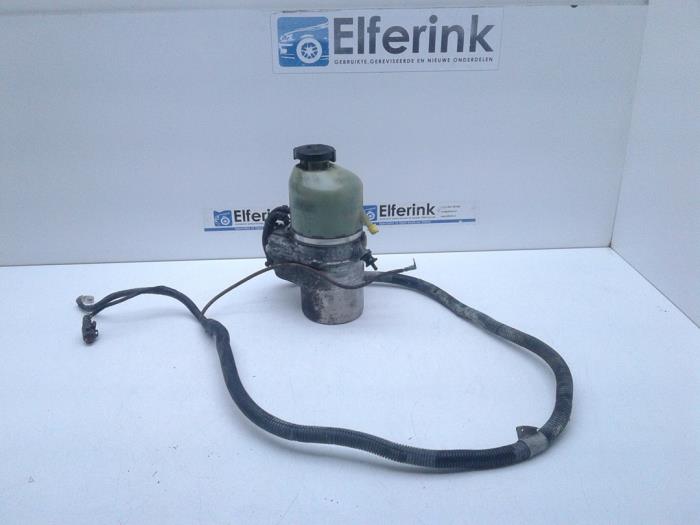 Power steering pump Opel Zafira 1.6 16V 93179568 Z16XER TRW