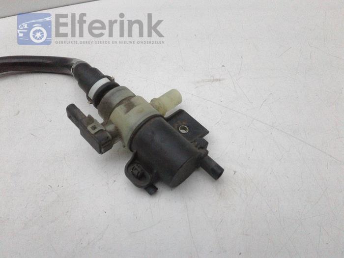 EGR valve from a Volvo XC90 II 2.0 T8 16V Twin Engine AWD 2016