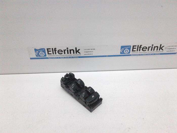 Usados Interruptor de ventanilla eléctrica Volvo XC90 II 2.0 T8 16V Twin Engine AWD Precio € 45,00 Norma de margen ofrecido por Auto Demontage Elferink B.V.