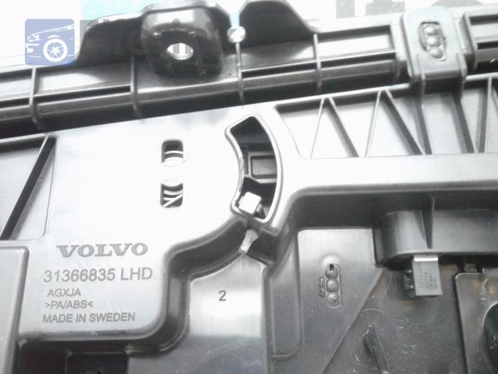 Glovebox from a Volvo XC90 II 2.0 T8 16V Twin Engine AWD 2016