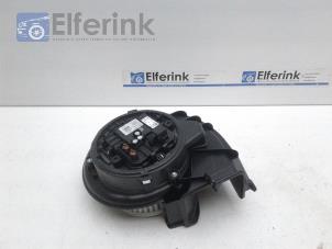 Used Heating and ventilation fan motor Volvo XC90 II 2.0 T8 16V Twin Engine AWD Price € 125,00 Margin scheme offered by Auto Demontage Elferink B.V.
