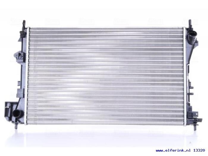 Neuf Radiateur Saab 9-3 03- Prix € 121,00 Prix TTC proposé par Auto Demontage Elferink B.V.