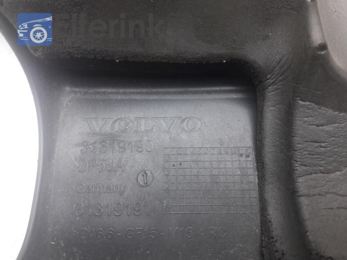Engine cover from a Volvo XC60 I (DZ) 2.4 D5 20V 205 AWD 2011