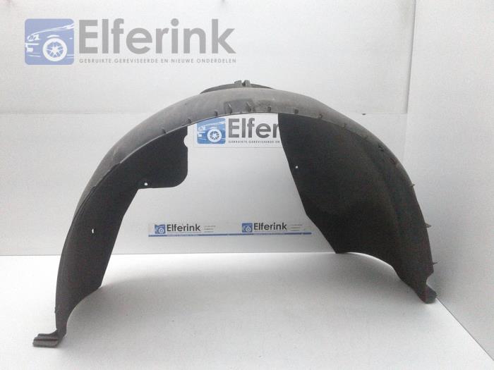 Wheel arch liner from a Saab 9-5 (YS3E) 2.2 TiD 16V 2005