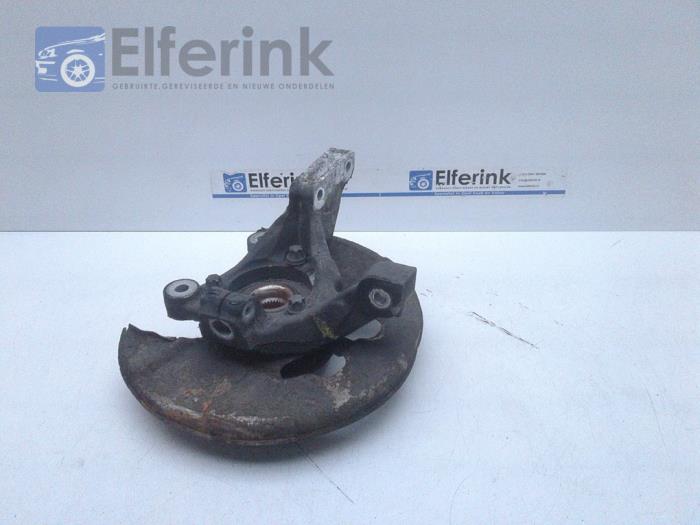 Knuckle, front right from a Saab 9-5 (YS3E) 2.2 TiD 16V 2005