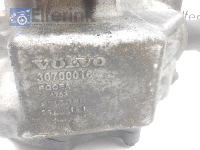 Front differential from a Volvo XC90 I 2.4 D5 20V 2006