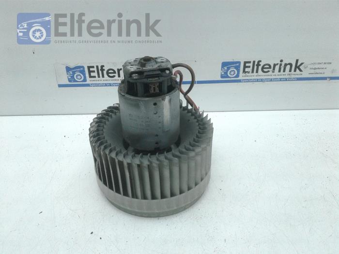 Heating and ventilation fan motor from a Volvo XC90 I 2.4 D5 20V 2006