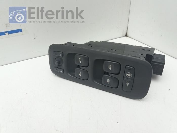 Electric window switch from a Volvo V70 (SW) 2.4 20V 170 2001