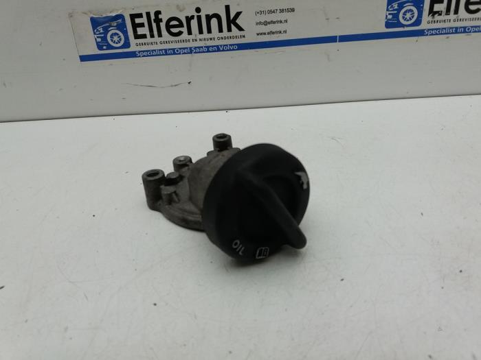 Usagé Bouchon d'huile Saab 9-5 (YS3G) 2.0 TiD 16V Prix € 25,00 Règlement à la marge proposé par Auto Demontage Elferink B.V.