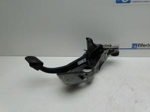 Begagnade Bromspedal Lynk &amp; Co 01 1.5 PHEV Pris € 60,00 Marginaltabell erbjuds av Auto Demontage Elferink B.V.