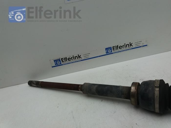 Front drive shaft, right from a Volvo V70 (SW) 2.5 T 20V AWD 2004
