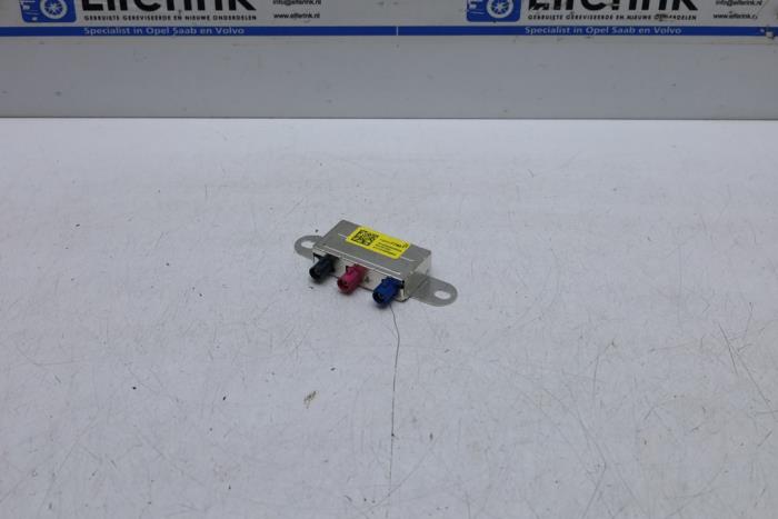 Używane Antena GPS Opel Grandland (X) 1.2 Turbo 12V Cena € 30,00 Procedura marży oferowane przez Auto Demontage Elferink B.V.