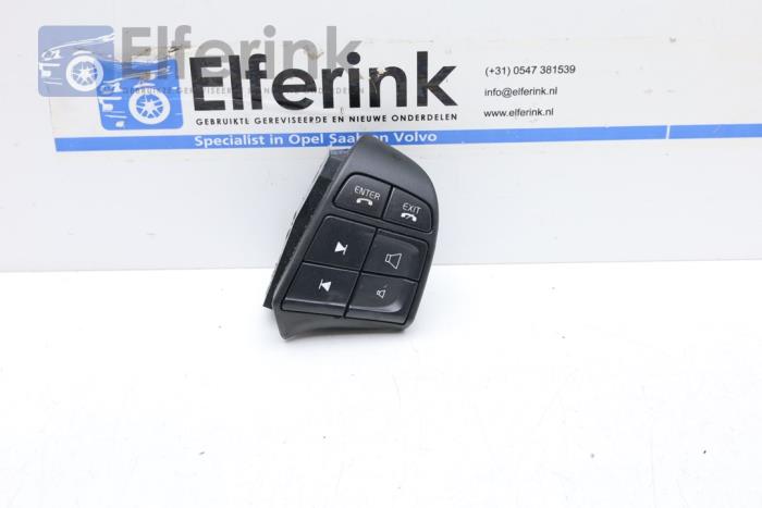 Steering wheel switch from a Volvo V70 (BW) 2.4 D5 20V 2009