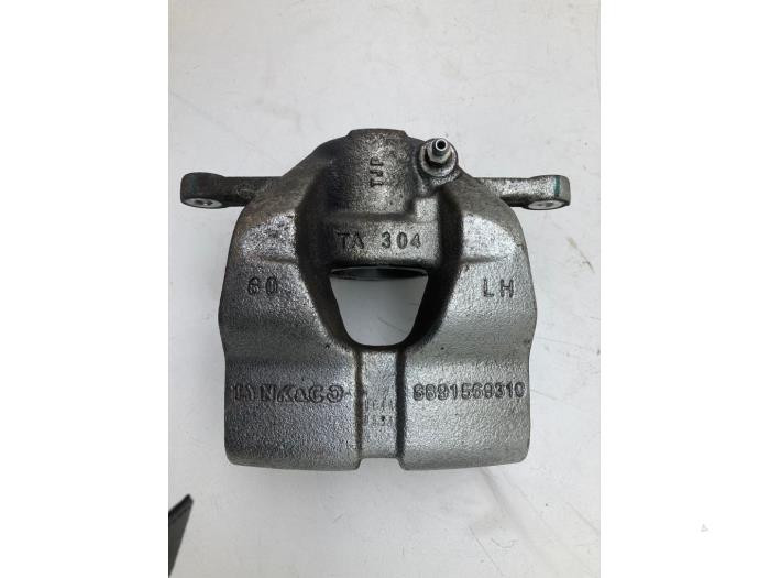 Begagnade Främre bromsok, vänster Lynk &amp; Co 01 1.5 Pris € 125,00 Marginaltabell erbjuds av Auto Demontage Elferink B.V.