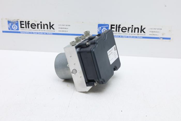 Begagnade ABS-pump Lynk &amp; Co 01 1.5 Pris € 125,00 Marginaltabell erbjuds av Auto Demontage Elferink B.V.