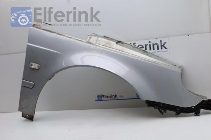 Front wing, right from a Saab 9-5 Estate (YS3E) 2.0t 16V 2008