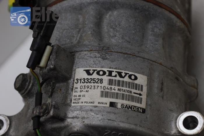 Bomba de aire acondicionado de un Volvo S80 (AR/AS) 2.0 D4 16V 2014